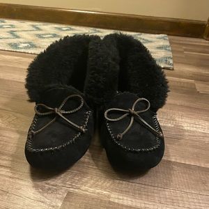 Black Alena UGG moccasins size 9 never warn!